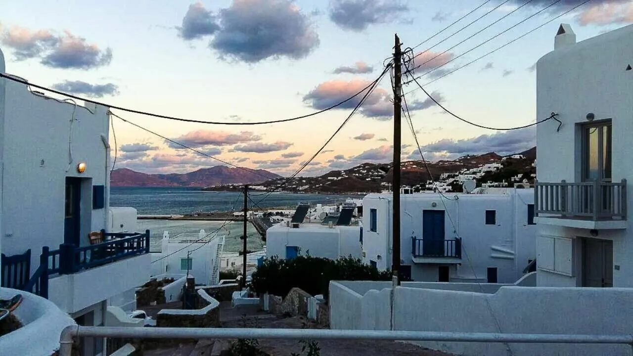 Willa Traditional Split Level House In Mykonos Town